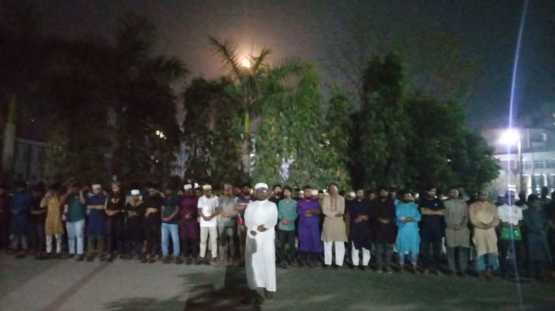 যবিপ্রবিতে শিশু আছিয়ার গায়েবানা জানাযা ও ধর্ষকের বিরুদ্ধে শিক্ষার্থীদের বিক্ষোভ মিছিল।