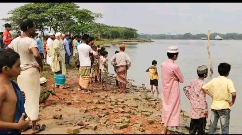 ঝালকাঠির সুগন্ধা নদীতে লঞ্চের ধাক্কায় নৌকাডুবি শিশু নিখোঁজ